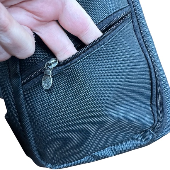 Amazon.com: SEAFEW Small Black Sling Crossbody Bag for Men  Ballistic Nylon Black Sling Crossbody Triangular Bag backpack single strap